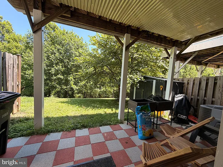 9243 Dawkins Crest Cir — Photo 31