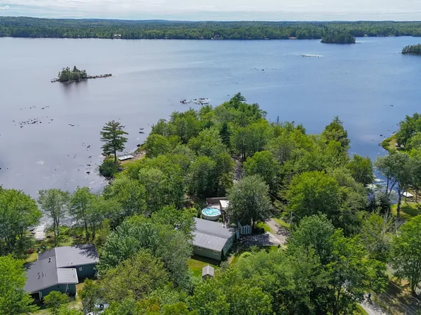 21 Lakeview Rd, Lunenburg, NS B0R 1E0