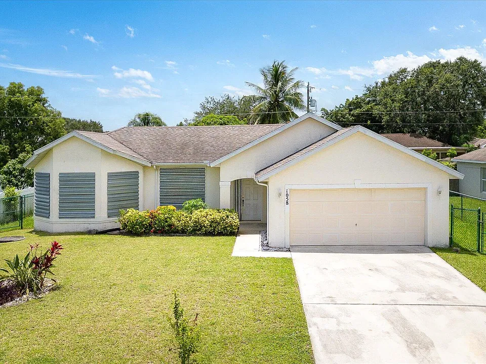 1058 SW Locke Ave