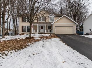 3254 Pineview Dr, Walworth, NY 14568