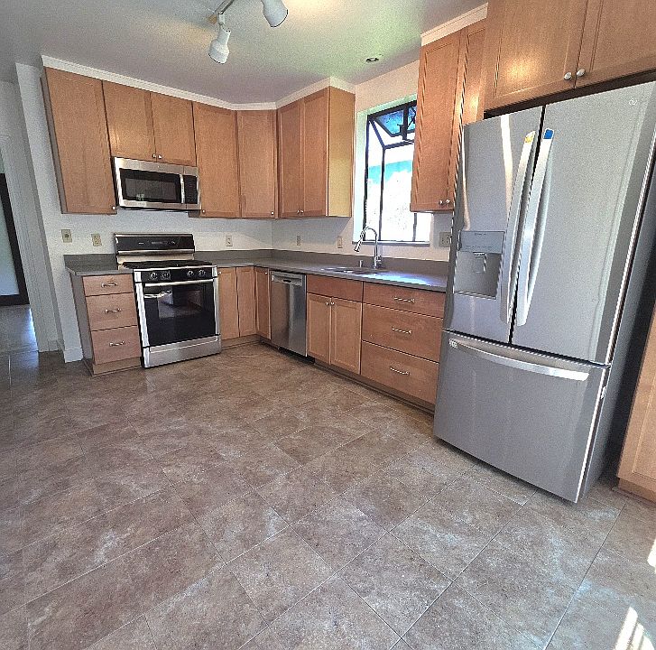 1st image of 1321 McGee Ave