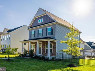 13 S Locust St, Lovettsville, VA 20180