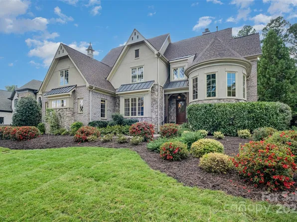 9027 Pine Laurel Dr, Matthews, NC 28104