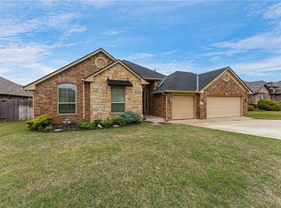 3110 Timber Shadows Dr, Norman, OK 73069