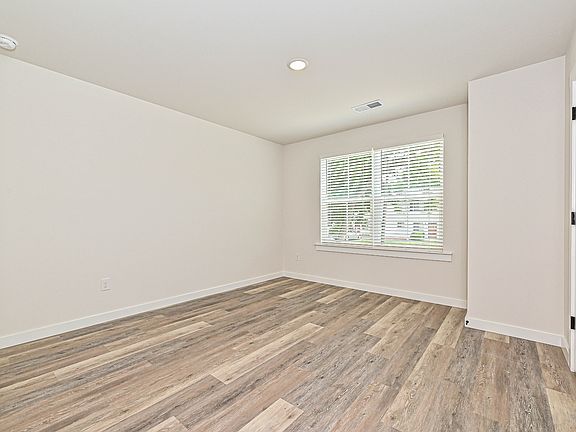 2nd image of 502 12th Ave NE