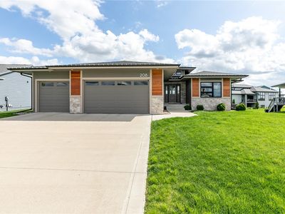208 33rd St SE, Altoona, IA, 50009