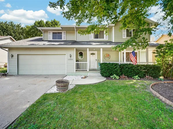 1308 E 17th St, Norwalk, IA 50211