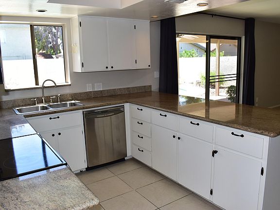 5th image of 1611 E Candlestick Dr