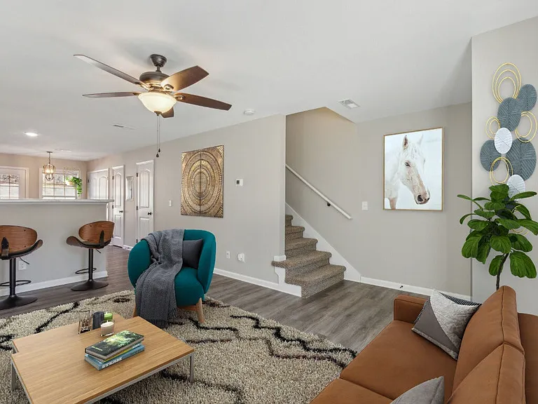 Center Pointe Townhomes — Photo 9
