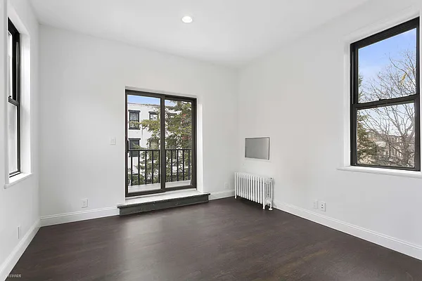 Rented by Corcoran | media 14