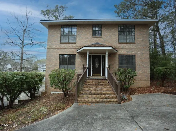 816 E Lakeshore Dr, Carriere, MS 39426