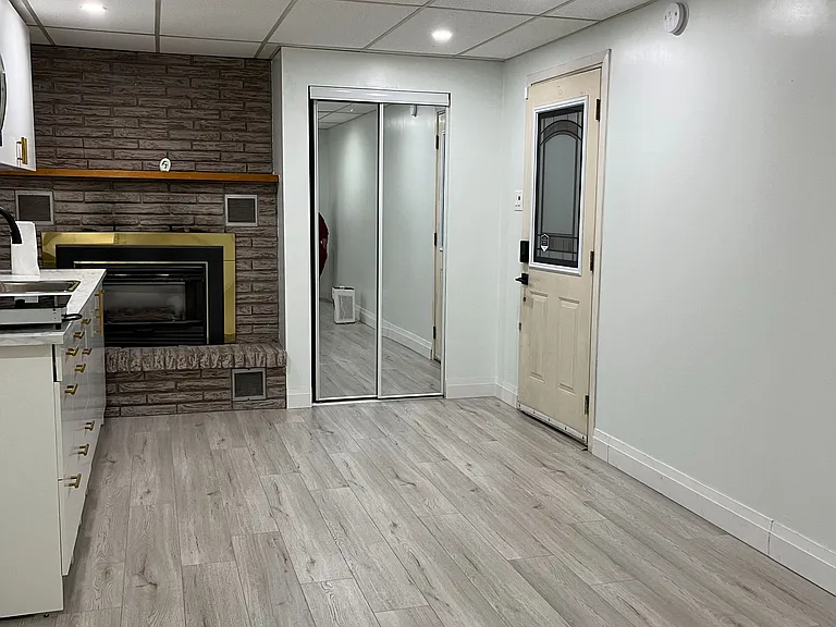 210 Speedvale Ave E #2 — Photo 8