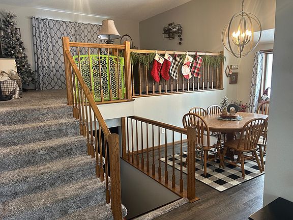 3rd image of 604 Kaye St