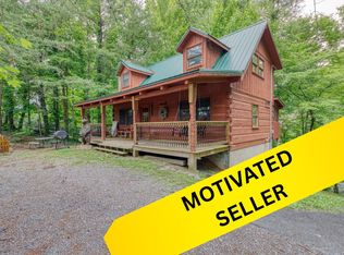 1136 E Foothills Dr, Gatlinburg, TN 37738
