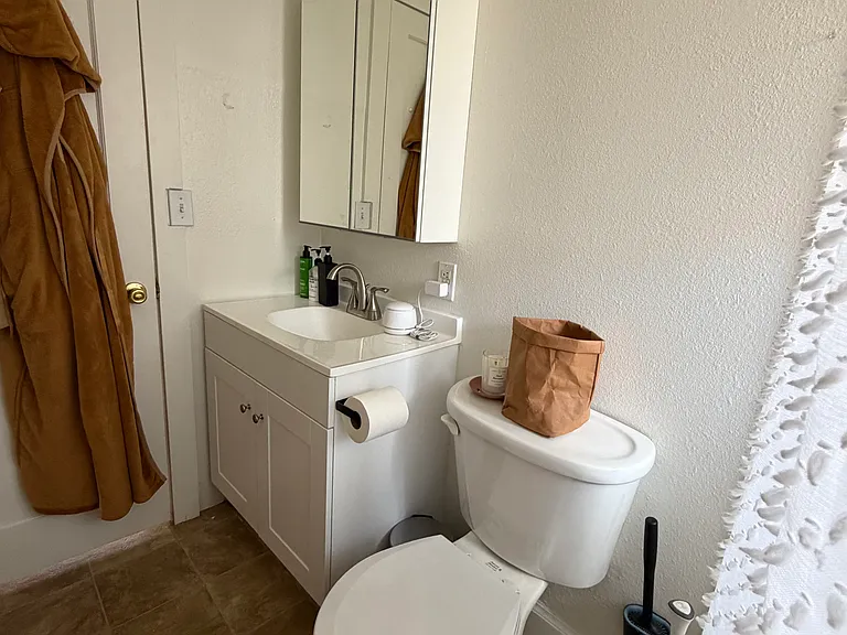 148 E Hampton Ave — Photo 9