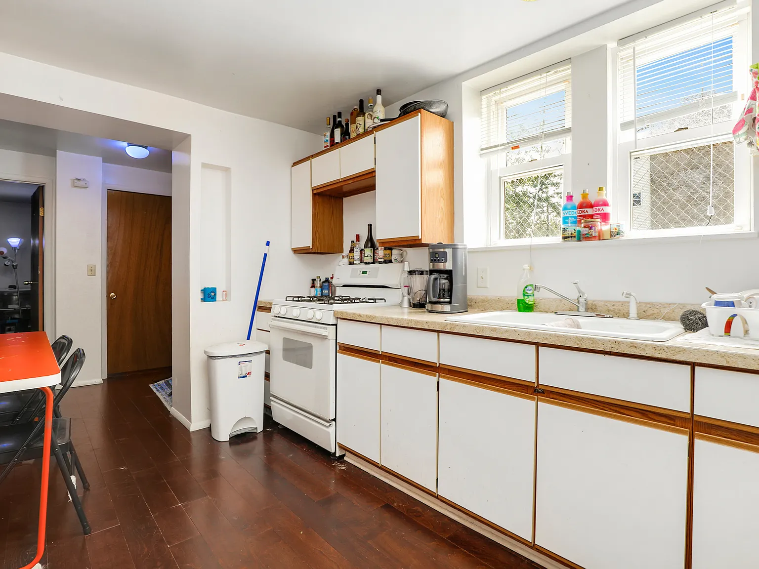 2 bed, 800 sqft, $1,700 — Photo 4