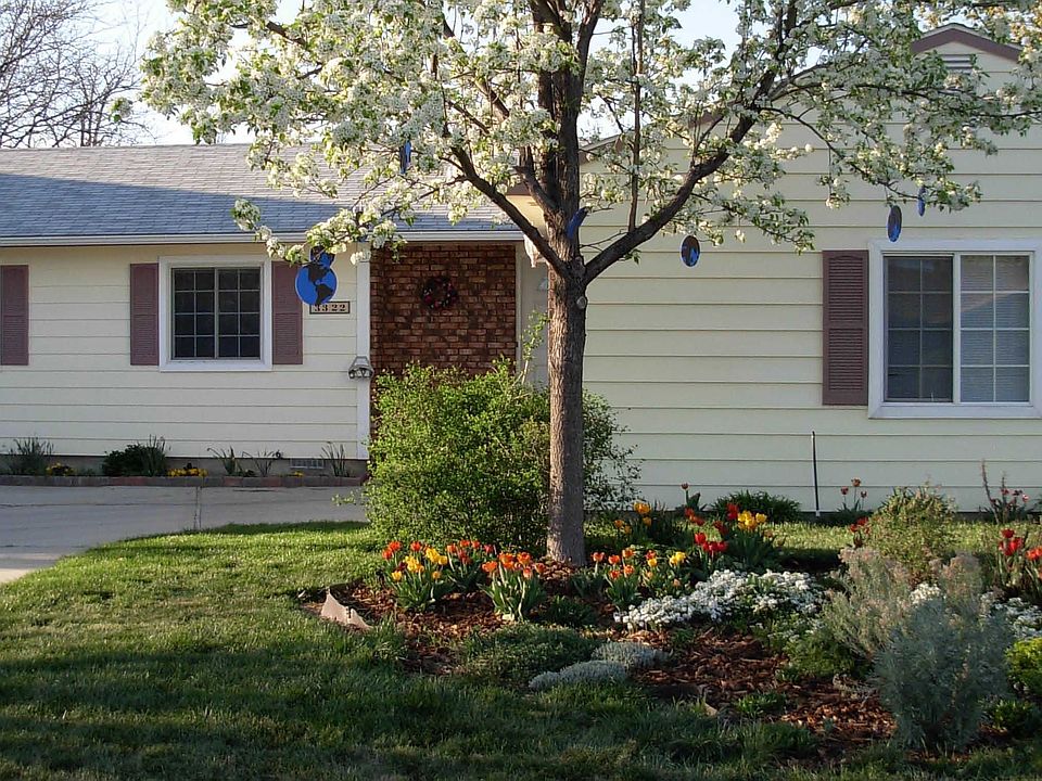 Front view-- side opening garage for privacy!