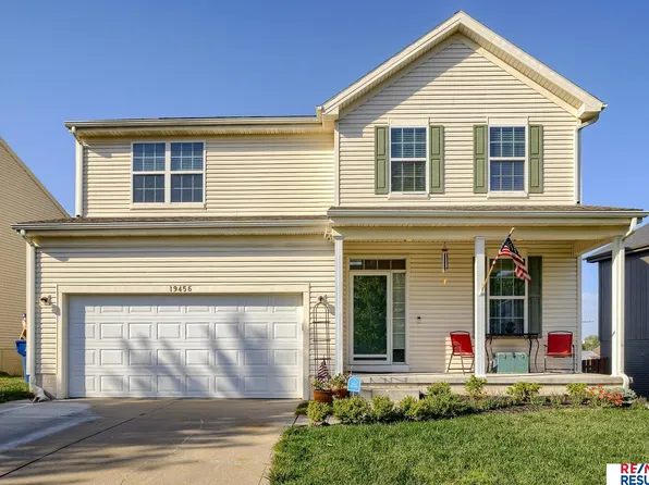 19456 Gail Ave, Omaha, NE 68135