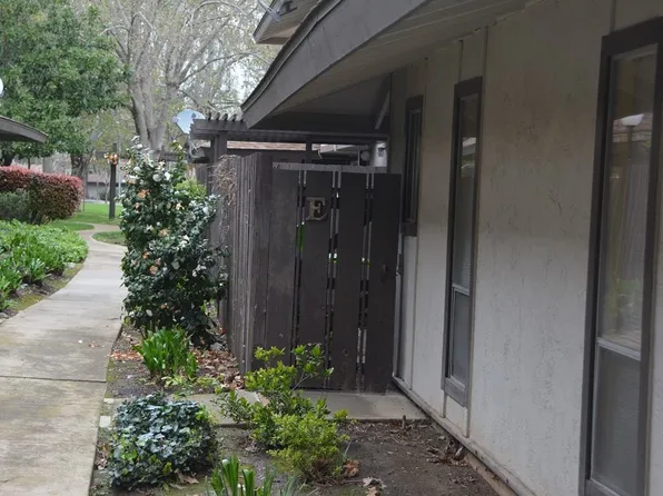 5511 Roundtree Dr APT E, Concord, CA 94521