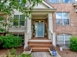 448 Bradbury Ln, Bartlett, IL 60103