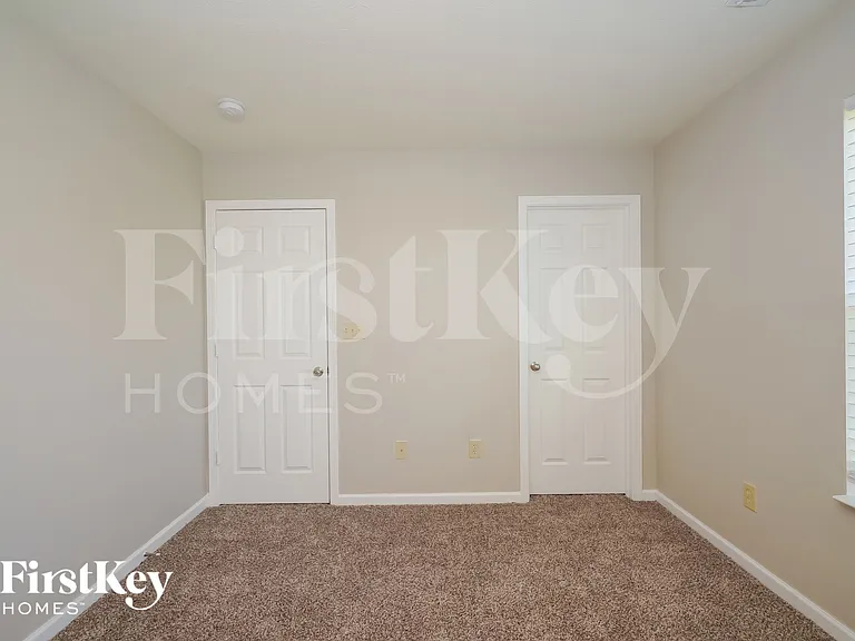 2217 Hampton Dr — Photo 13