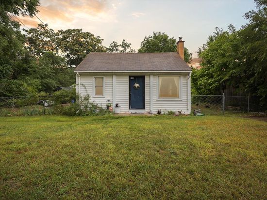 5109 Haughey Ave SW, Wyoming, MI 49548