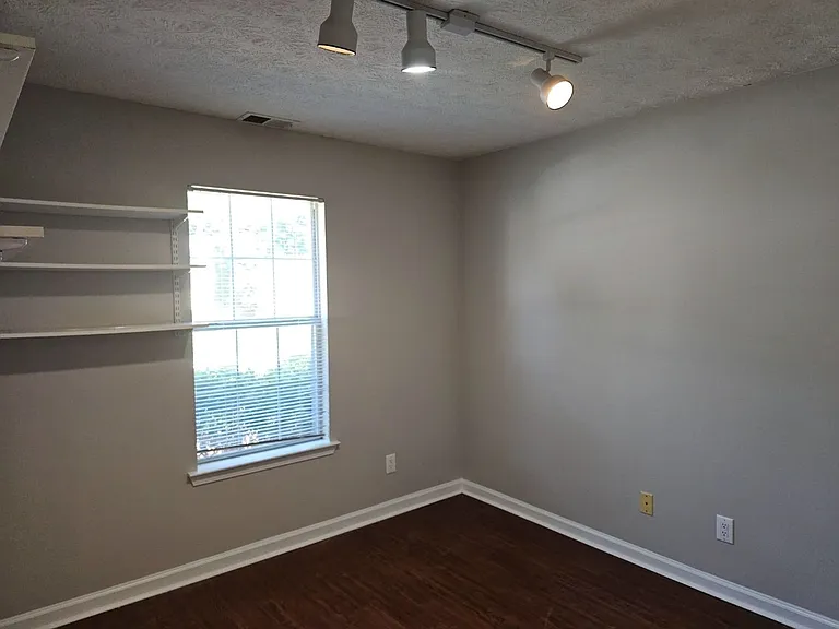 12205 Cypress Way — Photo 32