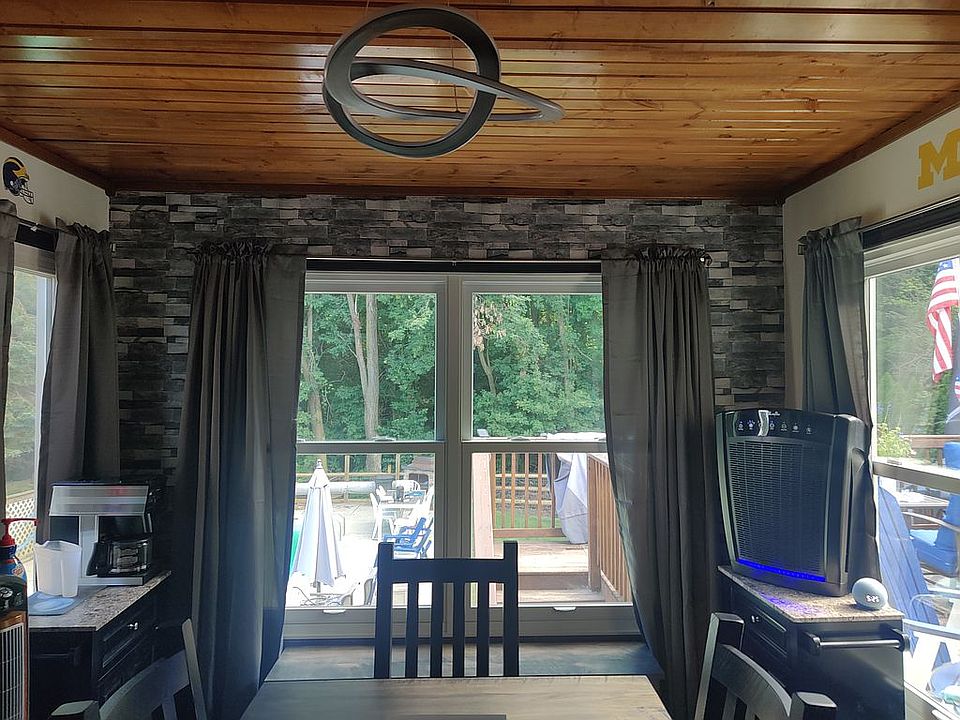 2nd image of 7049 Wexford Hill Ln