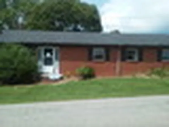 118 Russell St, North Wilkesboro, NC 28659