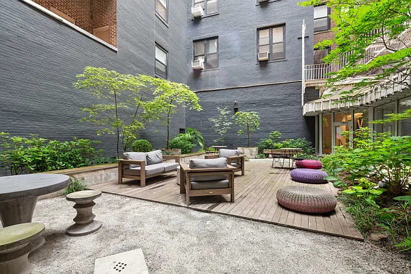 Sold by Compass | media 9