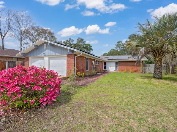 5 Cinderella Ct NW, Fort Walton Beach, FL 32547