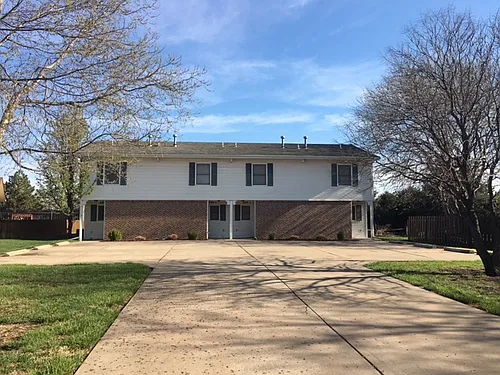 604 Plaza Blvd #B Photo 1