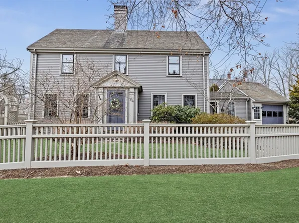 24 Lincoln St, Hingham, MA 02043