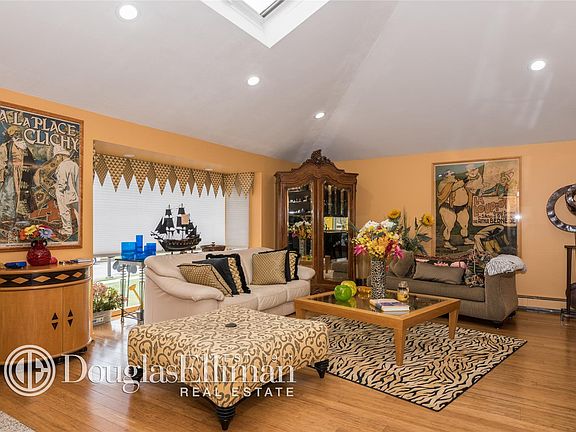 2nd image of 11 Sparrow Ln