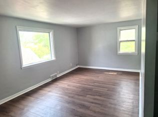 2215 S 90th St, Milwaukee, WI 53227