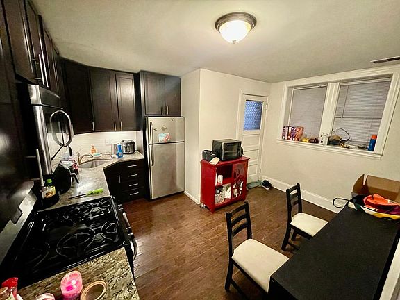 3rd image of 1358 W Elmdale Ave #G