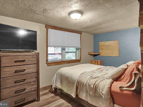 3rd image of 41 Fox Rd