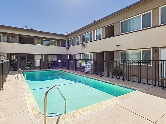 5th image of 13060 Burbank Blvd #6