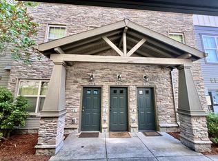 608 NE Roydon Ln, Hillsboro, OR