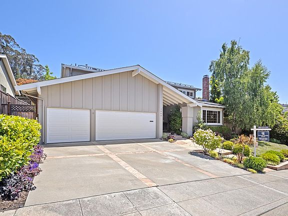 3rd image of 1605 Ascension Dr
