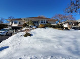 174 Old Courthouse Rd, New Hyde Park, NY