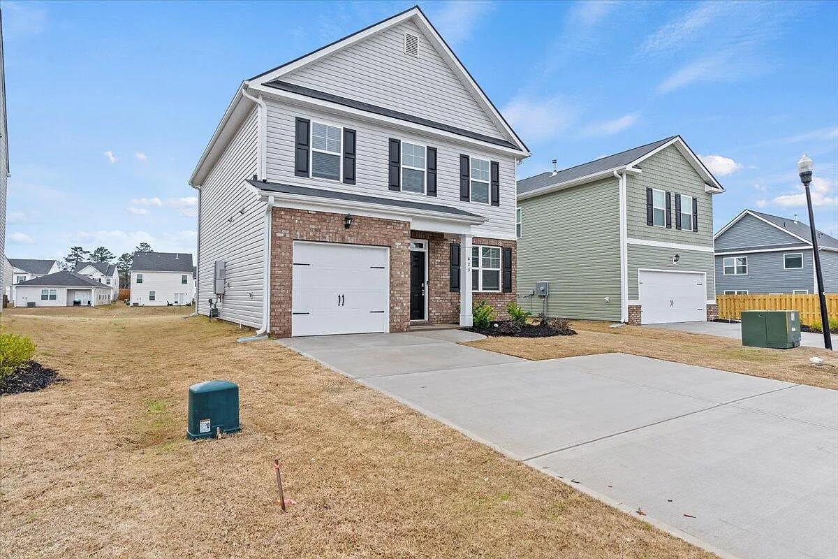 3 bed, 2.5 bath, 1663 sqft, $2,050 — Photo 3
