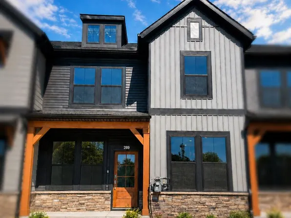 289 Lantana Dr, Brighton, MI 48116