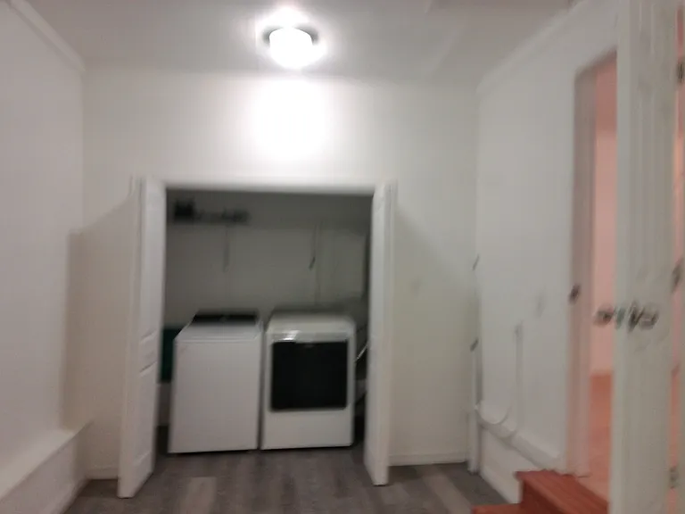 2252 Clifford St — Photo 7
