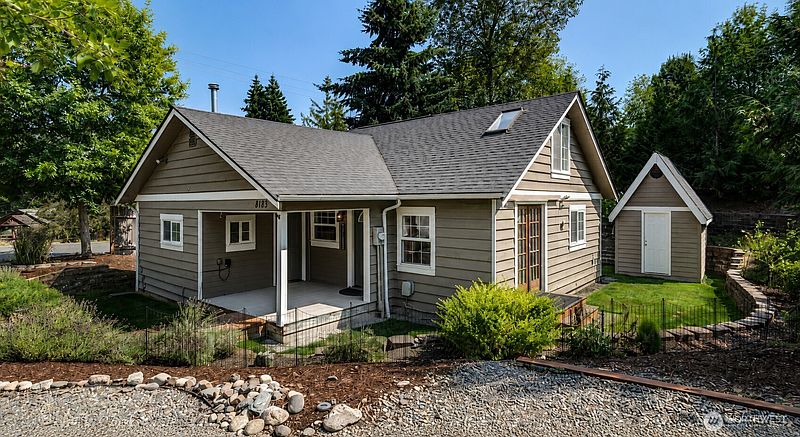 2nd image of 8183 NE 165th Street