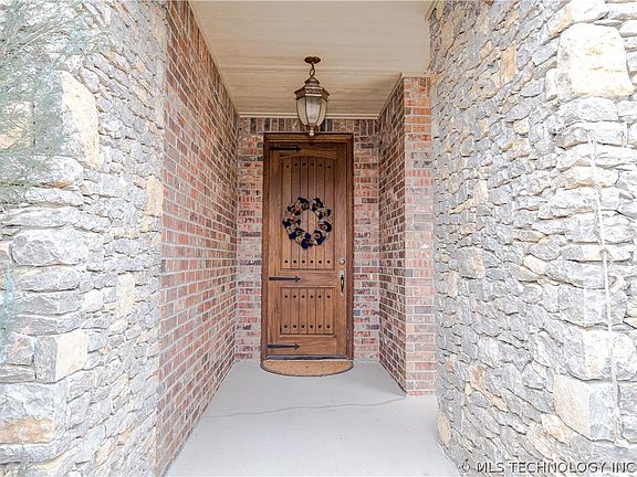 4th image of 7904 S 92nd East Pl