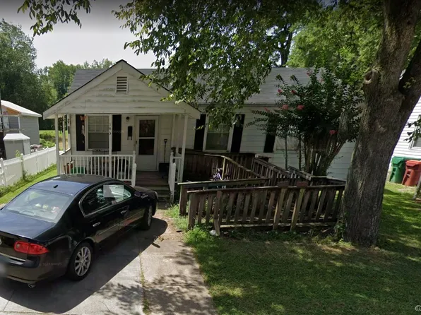 143 Windsor Ave, Colonial Heights, VA 23834