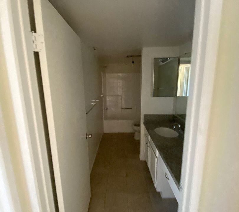 2nd image of 2745 Piedmont Ave APT 207
