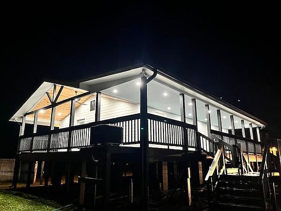 3rd image of 28522 Lake Dr S