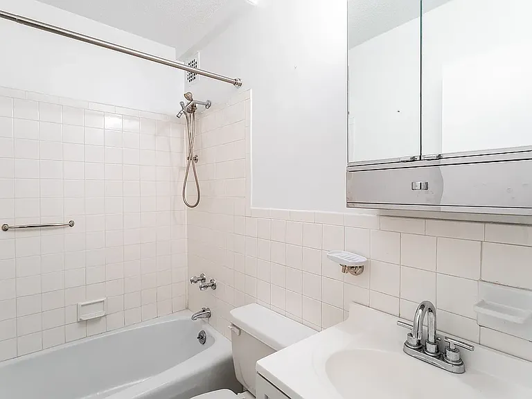 520 E 81st St #1F — Photo 5